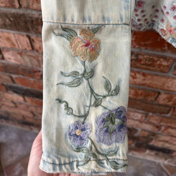 Blank NYC Denim Jacket Medium Embroidered Floral Studded Moto Zip Light Wash - Picture 6 of 16